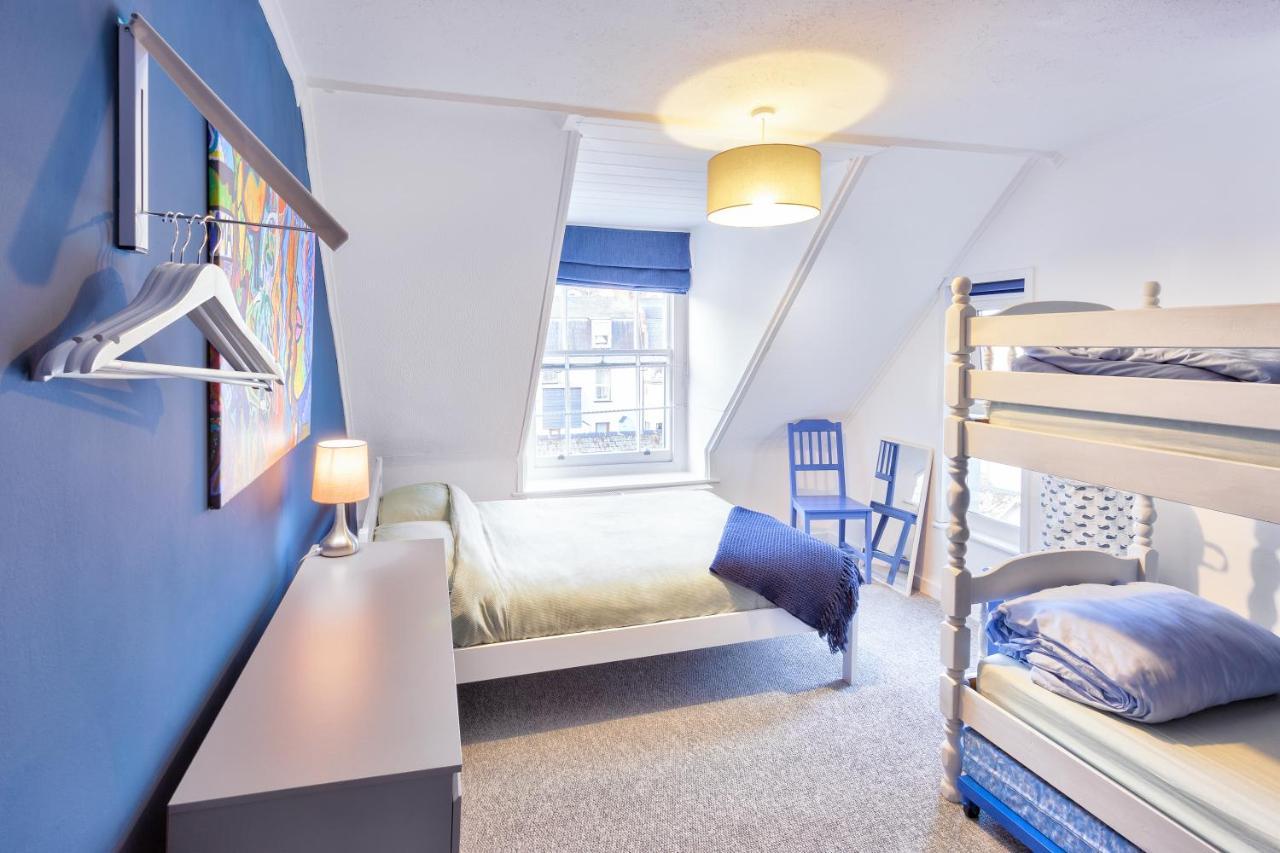 Ocean Backpackers Self-Catering Hostel Илфракомб Екстериор снимка