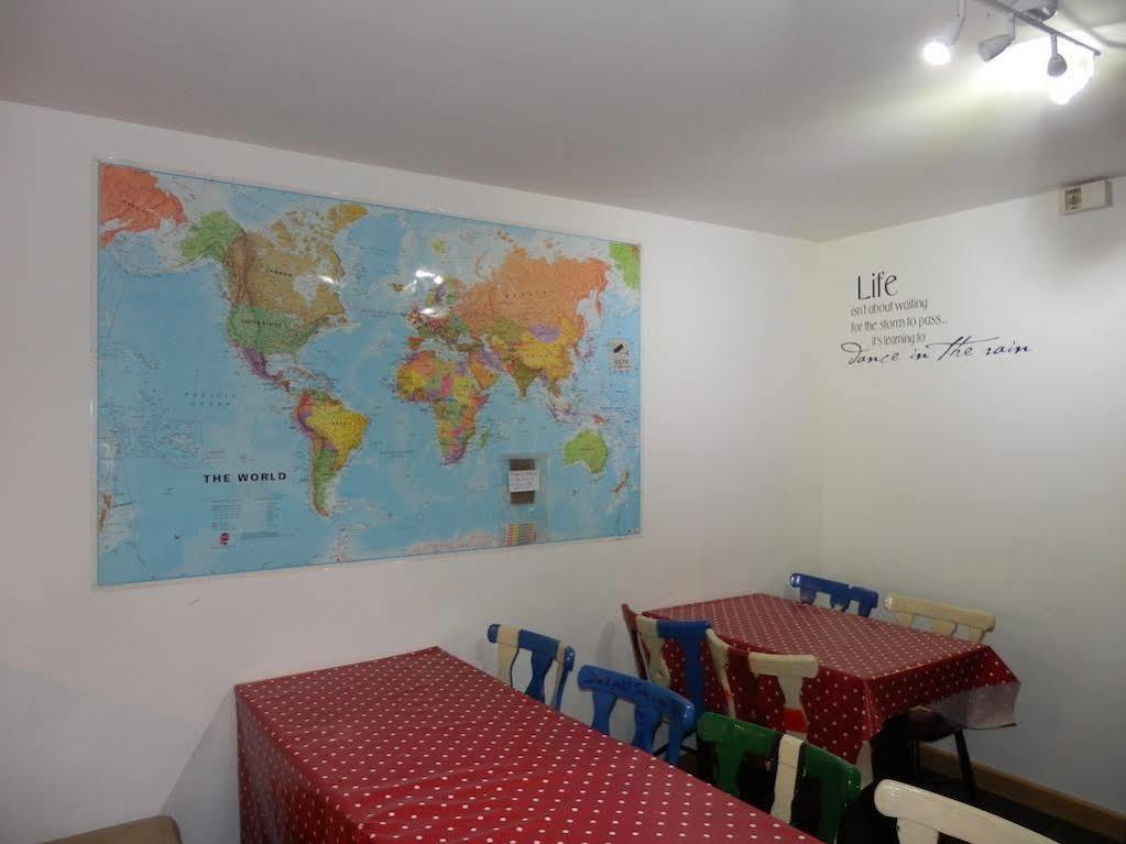 Ocean Backpackers Self-Catering Hostel Илфракомб Екстериор снимка